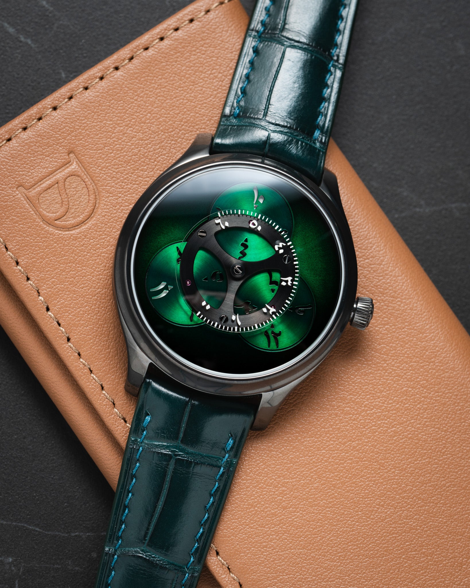 Matte Boreal Green Alligator Signature (Curved) Strap